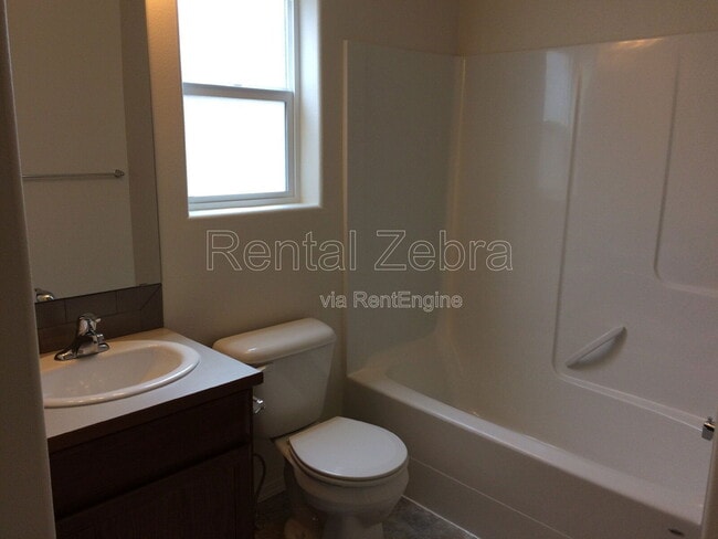 Photo - 208 SE 4th St Unidad 3