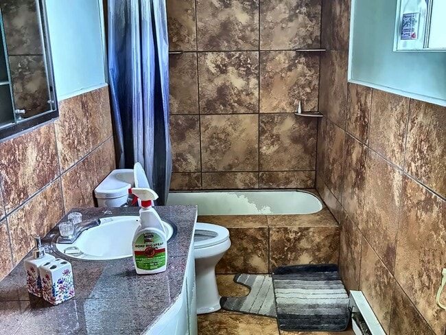 Photo - 10560 US-12