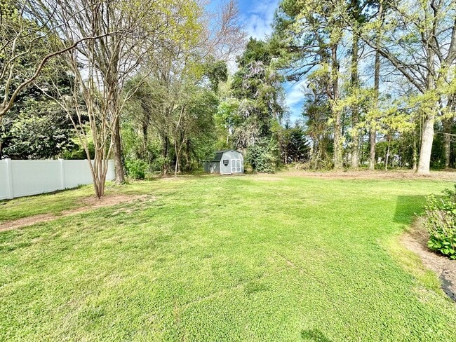 Photo - 621 Hanover Ct