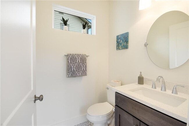Photo - 508 E 55th St