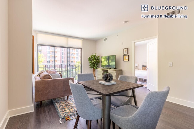 Photo - 4901 Montgomery Ln Unidad FL3-ID808