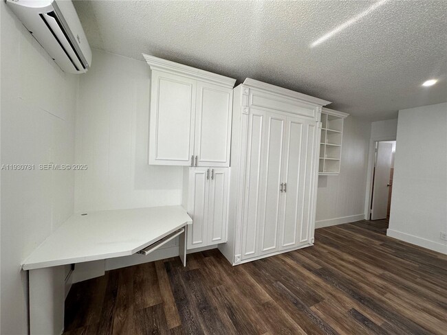 Photo - 112 NW 2nd Ave Unidad C