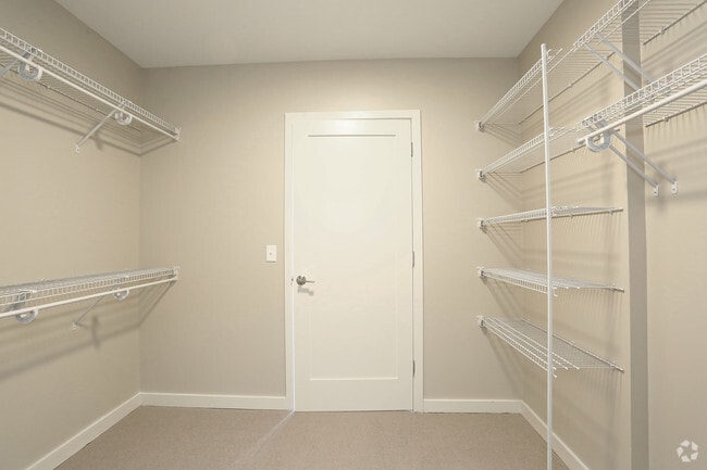 Walk-in Closet