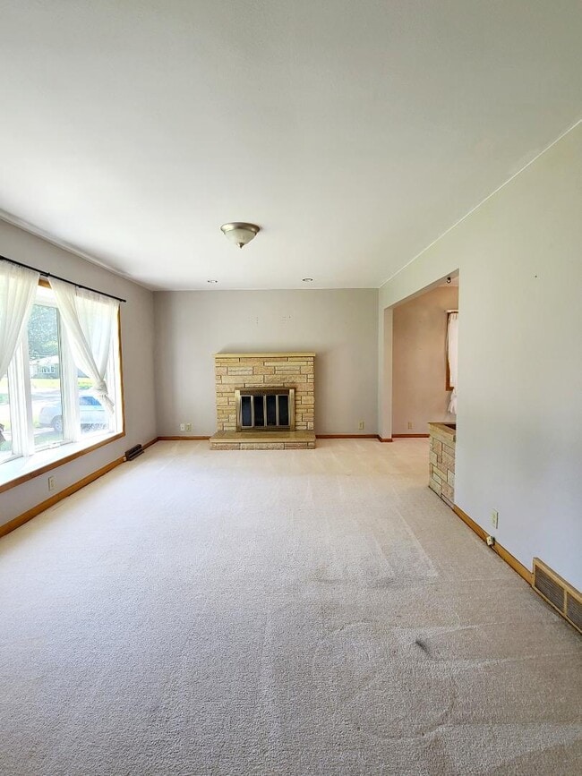 Photo - 608 Cataract Ave