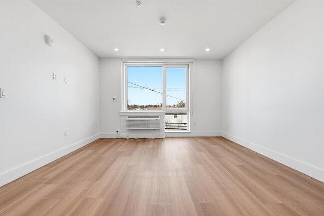 Photo - 337 Johnston Ave Unidad 305