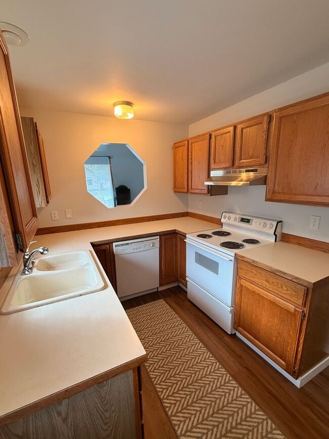 Photo - Live in Sunny Land! Updated 2 Bedroom with Great Amenities Available NOW!