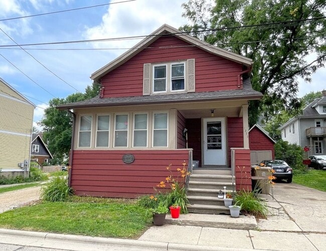 Building Photo - 1323 St James Ct Rental