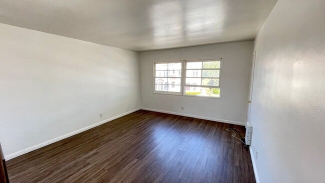 Building Photo - Beautiful Belmont Heights Studio for Rent! Unit 04