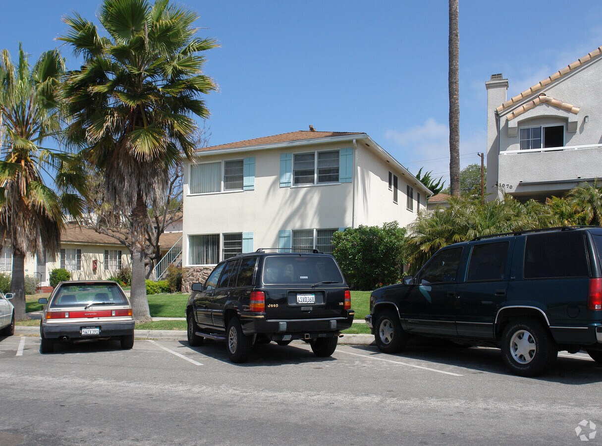 Photo - 1058-1064 Felspar St