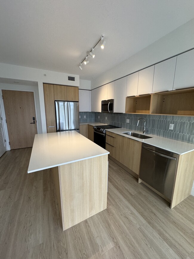 Building Photo - 136 NE 43rd St Unit A34 Rental