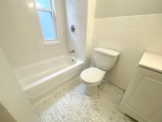 Building Photo - 22 Howell St Unit 2 Rental