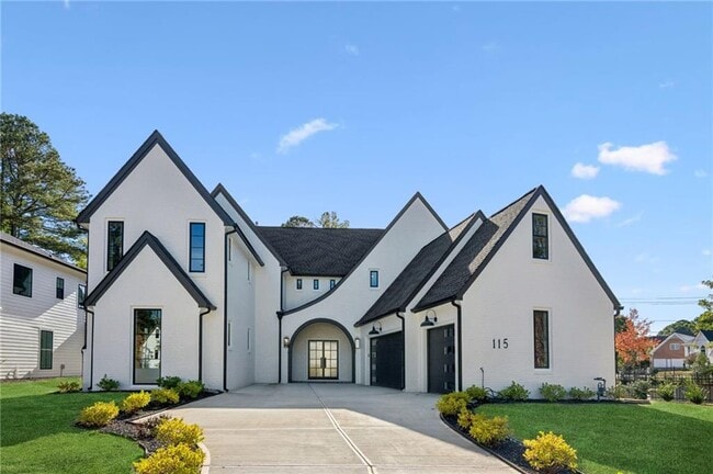 Photo - 115 Thome Dr