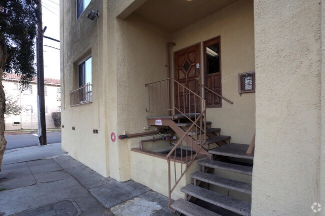 Photo - Mid Town Apartments