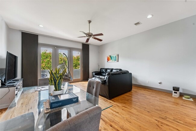 Photo - 2020 Tuam St