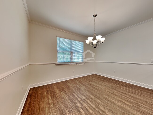 Photo - 223 Swan Dr