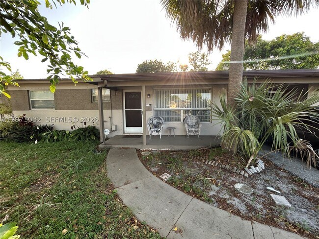 Building Photo - 571 SW 29th Ave