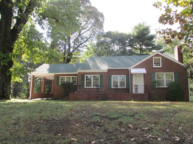 Building Photo - For Rent - Charming Brick Ranch in Lithia Springs