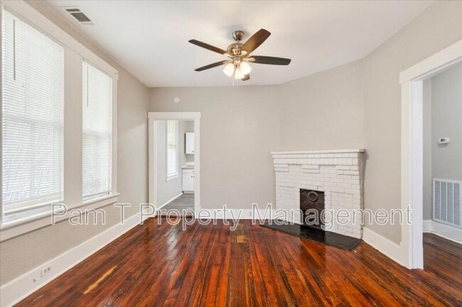 Photo - 118 W 56th St