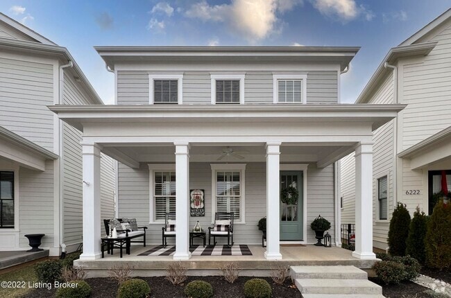 Building Photo - Enviable 4 bedroom and 3.5 bath home with ...