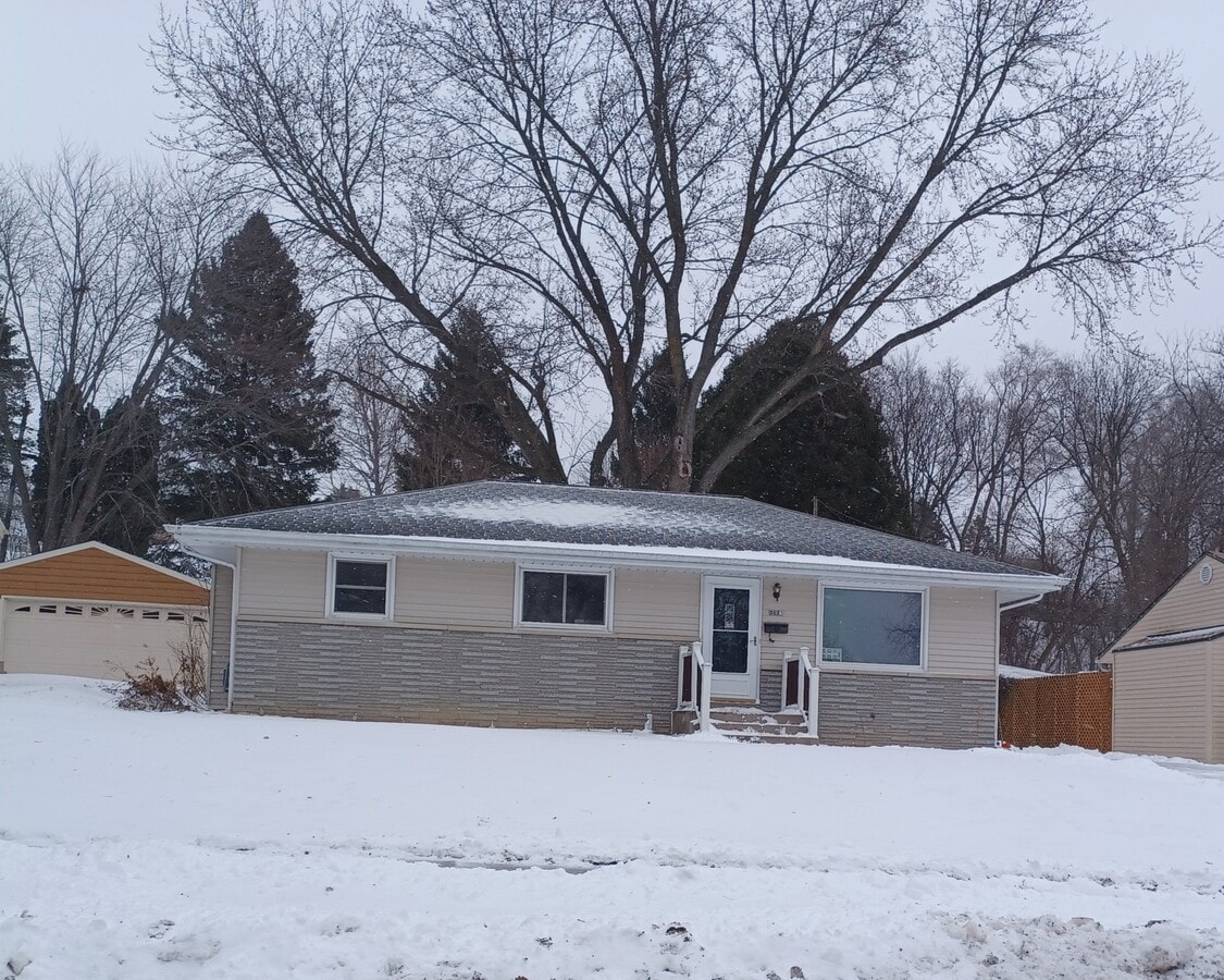 Photo - 2113 Briar Dr