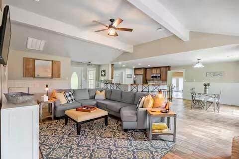 Photo - 801 John Knox Rd