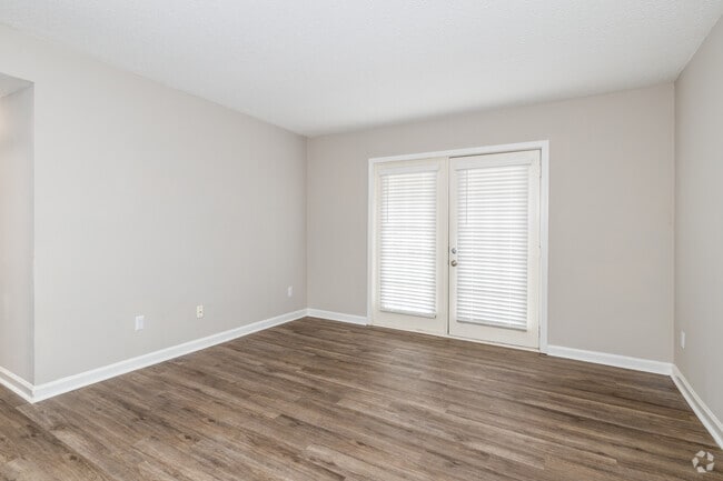 1BR, 1BA - 530SF - Living Room