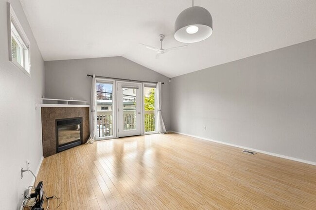 Photo - 923 SE 34th Ave