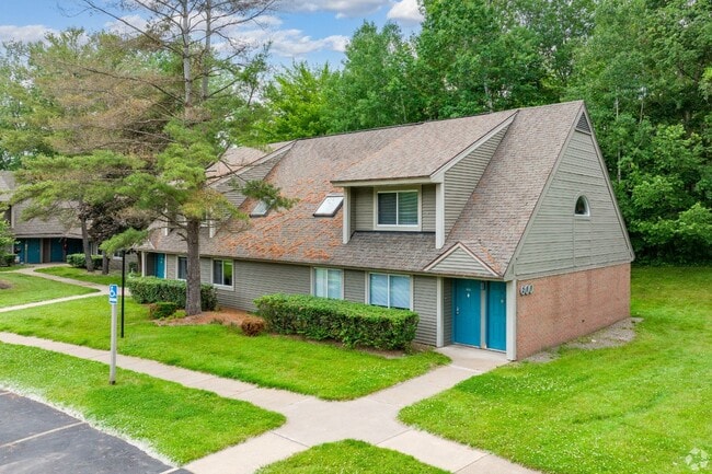 Photo - 2 Meadowbrook Cir Unit 105