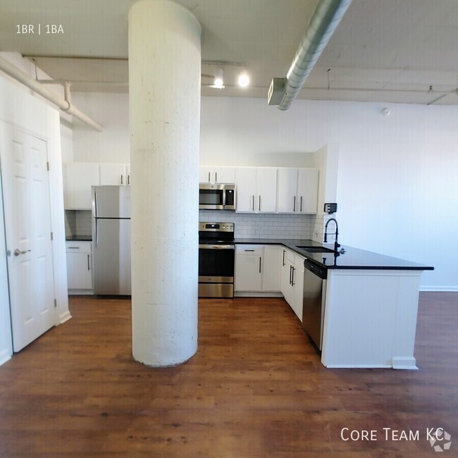 Building Photo - Large Downtown Loft! Unit 206