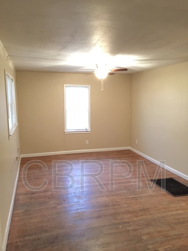 Photo - 3213 Erskine St