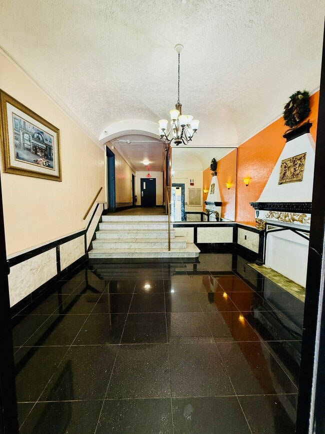 Photo - 50 Anderson St Unidad A11