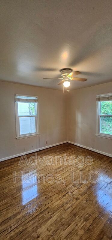 Photo - 4504 Terrace