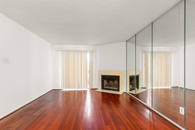 Building Photo - 12550 Whittington Dr Unit 704