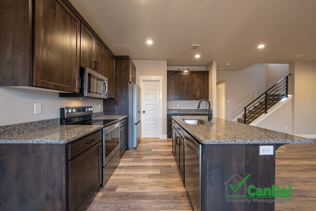 BEAUTIFUL 4 BEDROOM TOWNHOME for rent in Ammon w/ 2 Car Garage! Deposit Free Lease option for qua...