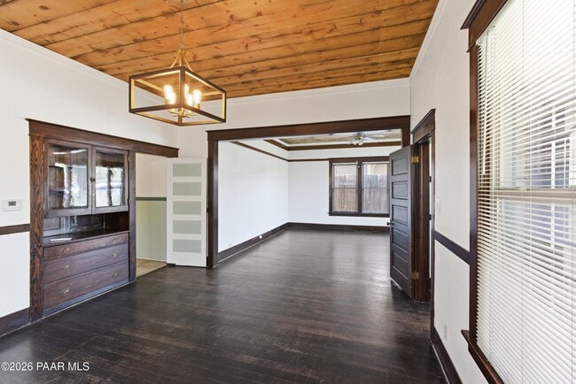 309 N Mt Vernon Ave