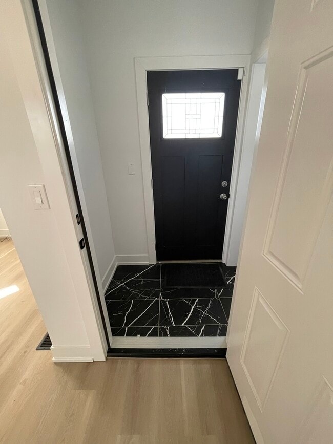 Photo - 5531 S May St Unidad 1