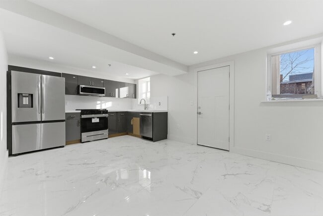 Photo - 821 18th St Unit Ground Level