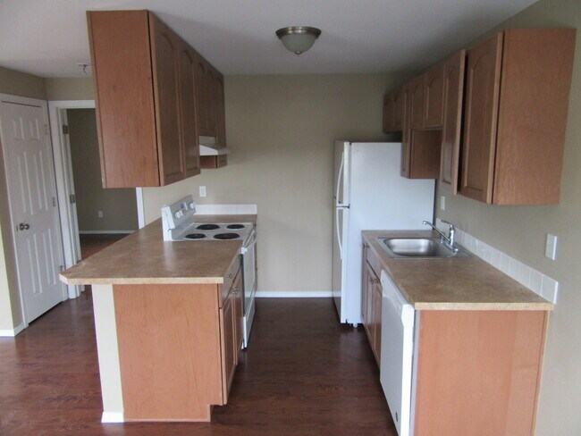 Kitchen - 209 N Norris St Unit 212