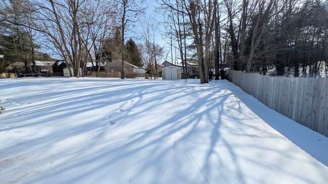 Large, private backyard - 2068 Annandale Ct Unit Duplex