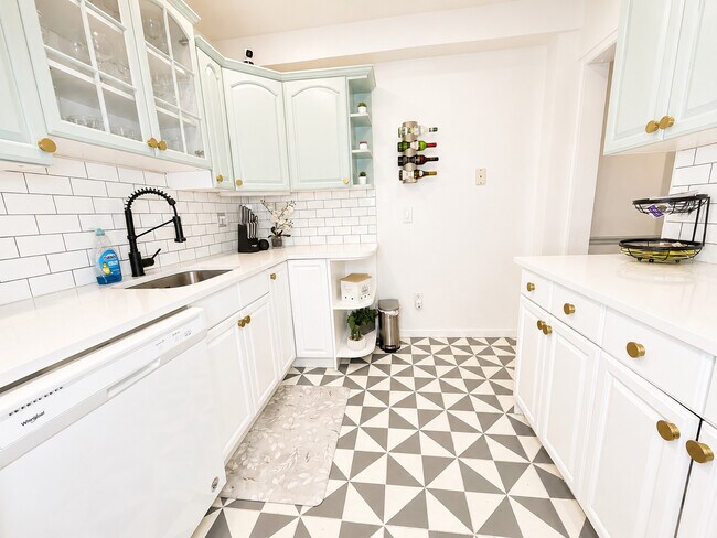 Photo - 70 Strawberry Hill Ave