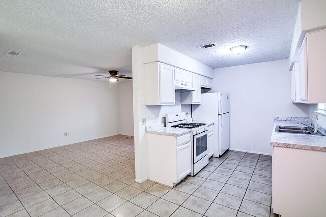 Photo - 10310 Little Pebble Dr
