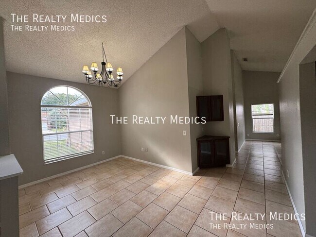 Photo - 1004 N Magee Creek Ct