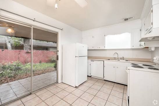 Photo - 538 Royce St