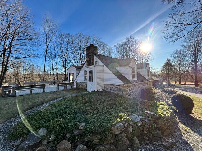Building Photo - 65 Cross Hwy Rental