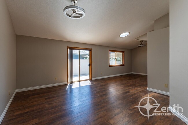 Photo - 1917 SE 158th Ave