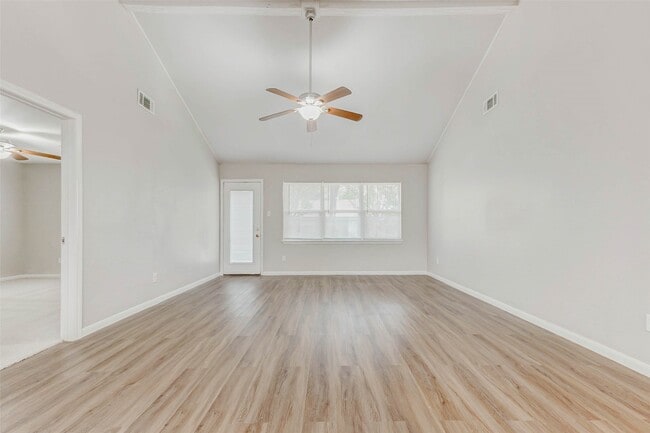 Photo - 15531 Edenvale St