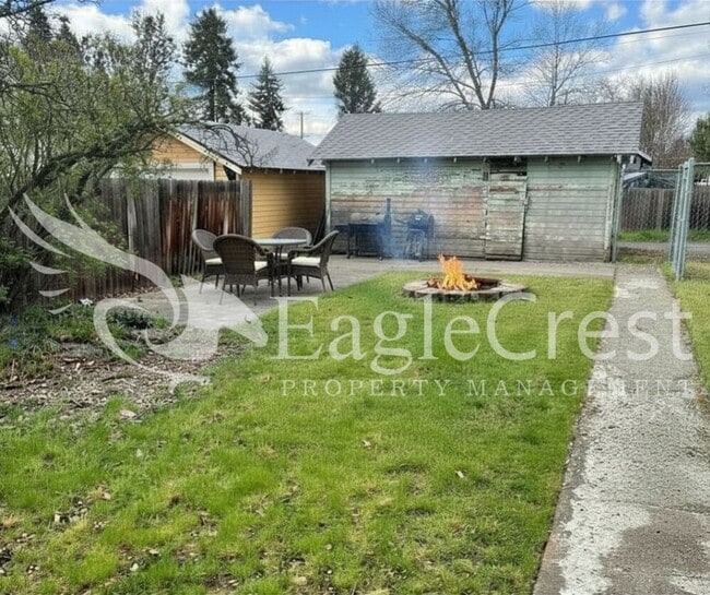 Charming 3BR Home with Spacious Yard & Bonus Living Space! $200.00 OFF 2nd Month Rent!!