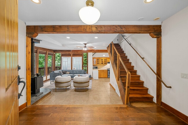 Photo - 975 Logan Creek Rd