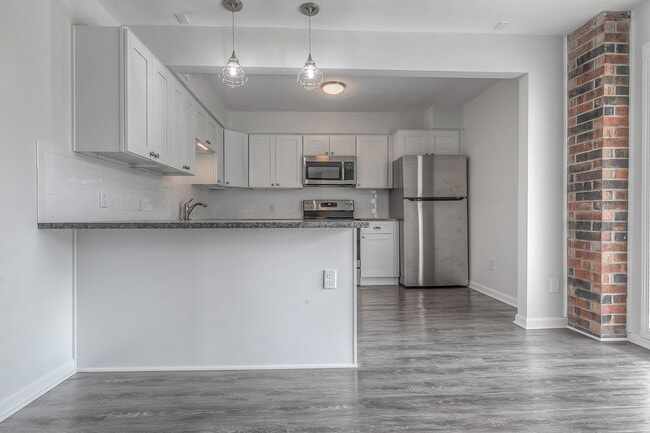 Photo - December FREE On This 2 Bedroom 2 Bath Apartment Just Minutes From The Plaza Unidad 4455-04