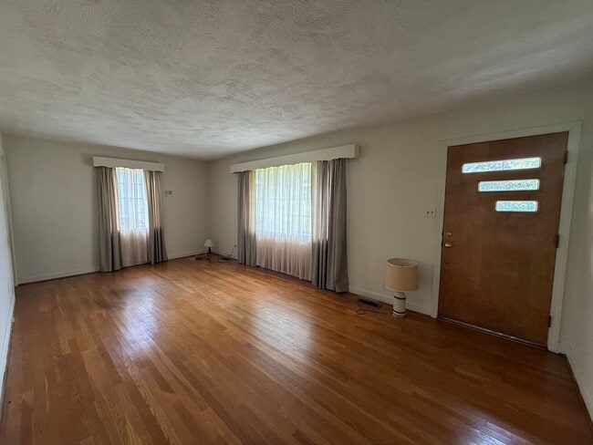 Photo - 313 Belmont Dr